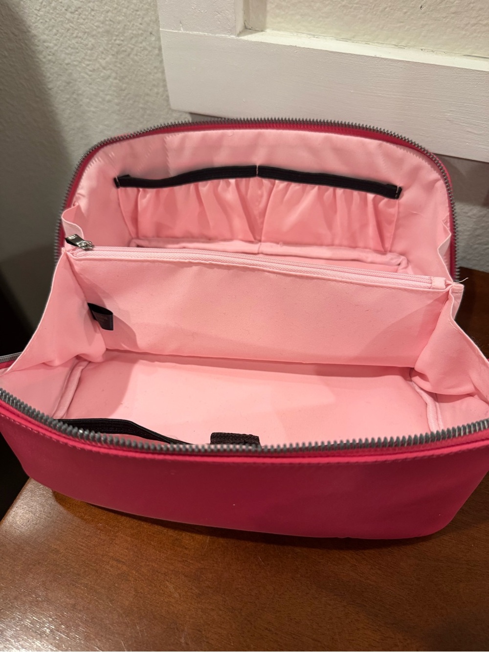 Women's Cosmetic Storage Bag - Picture 3 of 6